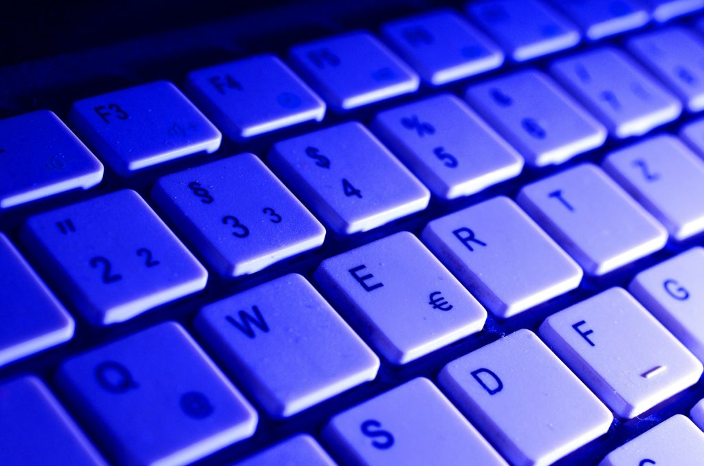 De ce competențele digitale reduc riscul de eroare umană la locul de muncă De ce competențele digitale reduc riscul de eroare umană la locul de muncă